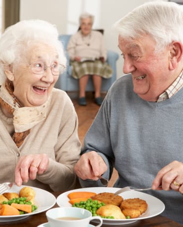 Residents at Lassen House Senior Living in Red Bluff, California