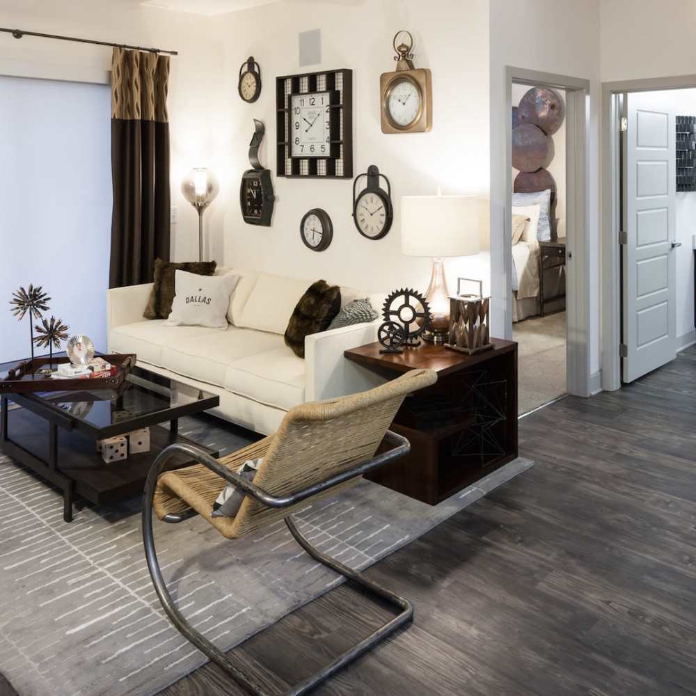 Spacious living room at Pike West Commerce in Dallas, Texas