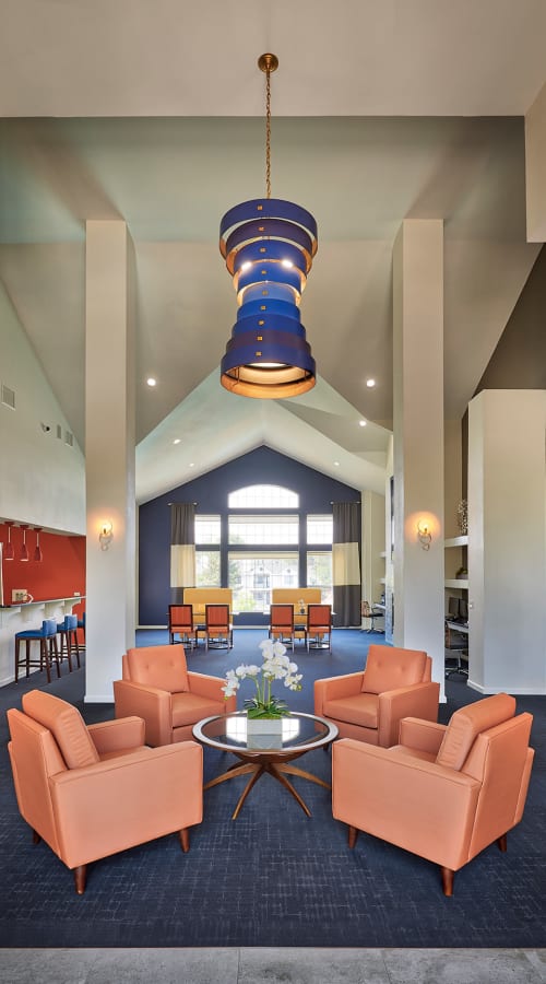 Newly Renovated Clubhouse Lounge at Villas at Homestead Apartments in Englewood