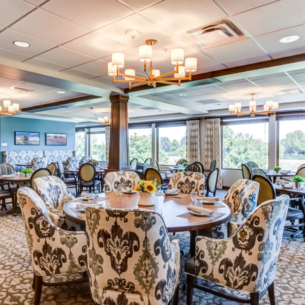 Dining room at Quail Park at Shannon Ranch in Visalia