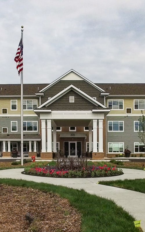 Main entrance with walkways at The Pillars of Mankato in Mankato, Minnesota