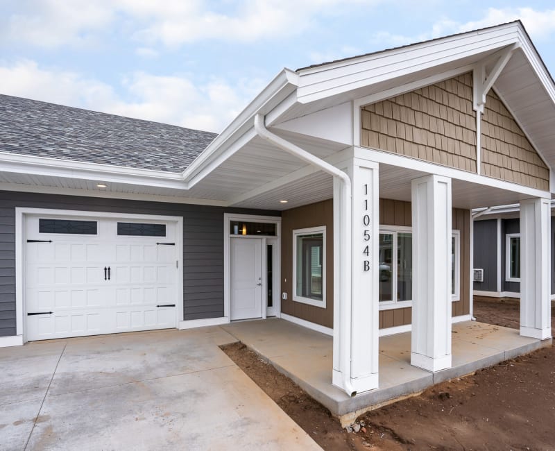 Exterior of single-level townhomes at The Fields at Arbor Glen in Lake Elmo, Minnesota