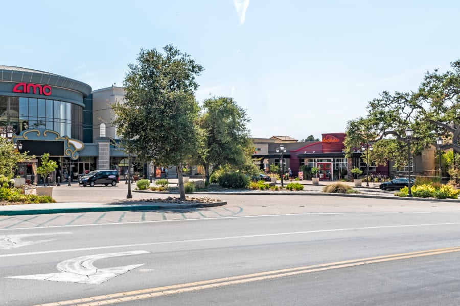 Shopping center very close to Sofi Thousand Oaks in Thousand Oaks, California