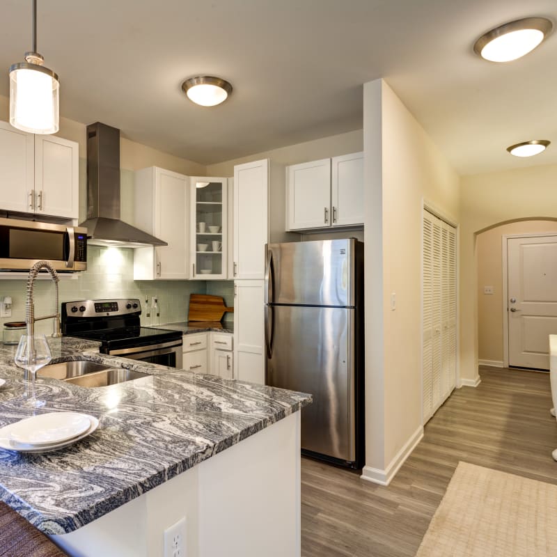 Spacious kitchen at East Beach Marina, Norfolk, Virginia