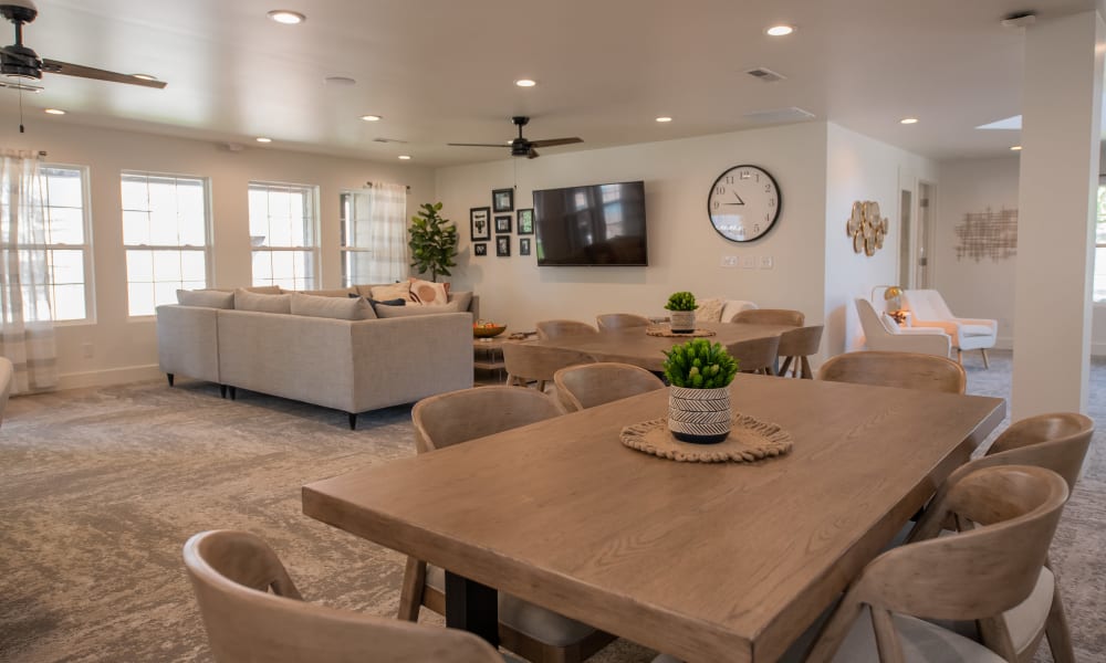 Clubhouse dining area at Huntington Park Apartments in Wichita, Kansas