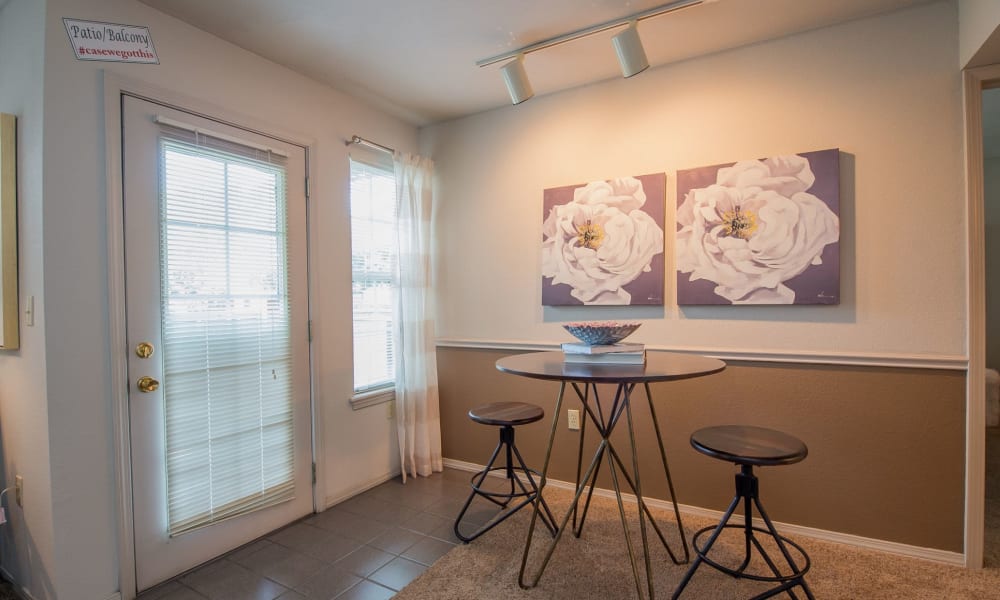 Elegant bar stool seating area at Crown Chase Apartments in Wichita, Kansas