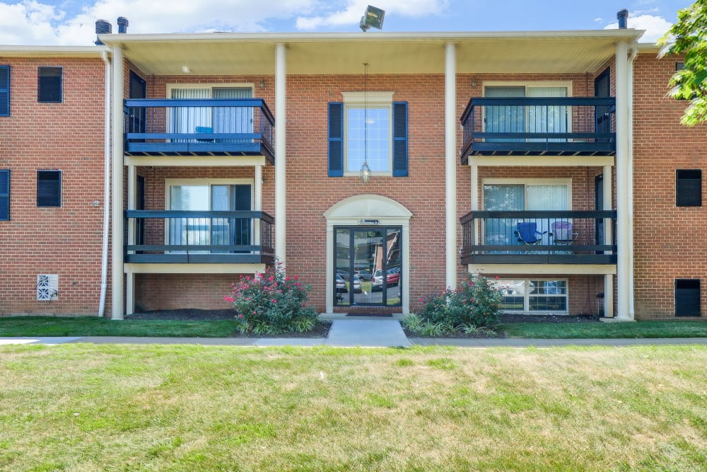 Exterior building at The Village of Chartleytowne Apartments & Townhomes in Reisterstown, Maryland