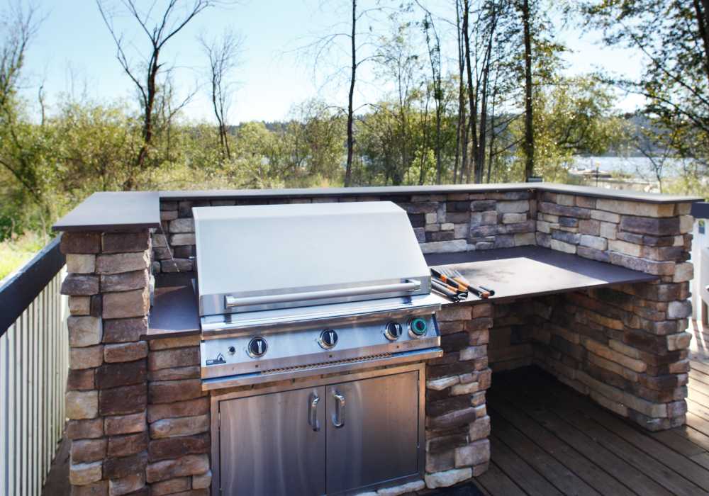 Outdoor bbq at The Docks at Redmond Lakeview in Redmond, Washington