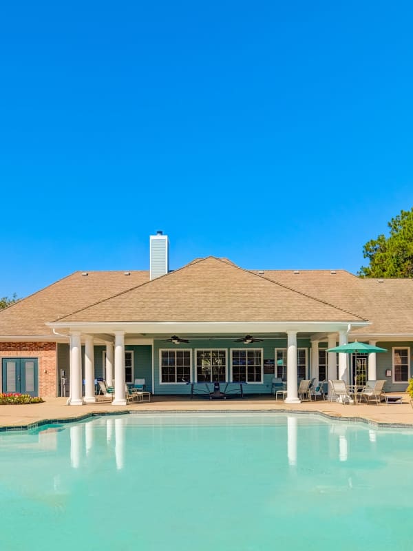 Exterior of Audubon Lake Apartments with the pool view 