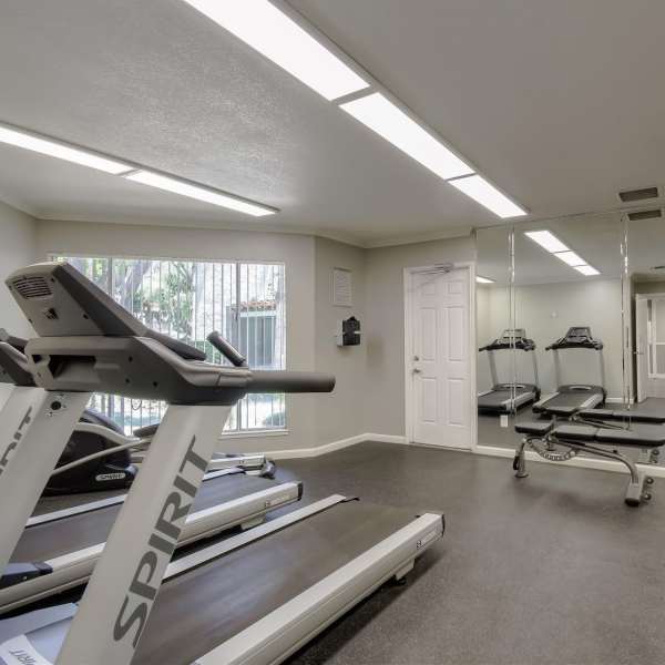 Civic Plaza offers a wide variety of amenities in Santa Clara, California