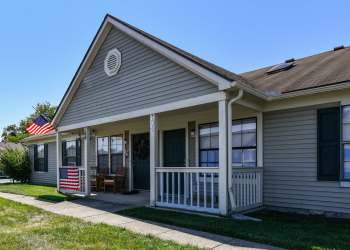 Exterior of the building at Oak Run Apartments in Columbus, Ohio