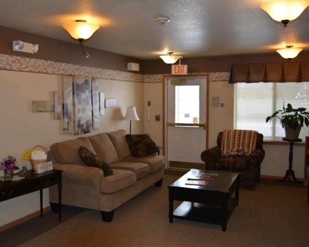 Resident lounge area at Courtyard Estates at Hawthorne Crossing in Bondurant, Iowa.
