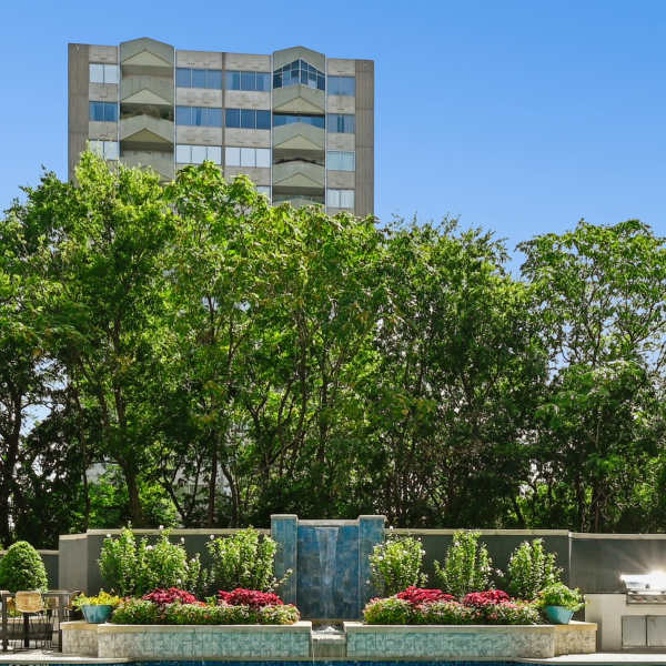 Leasing office exterior in Dallas, Texas