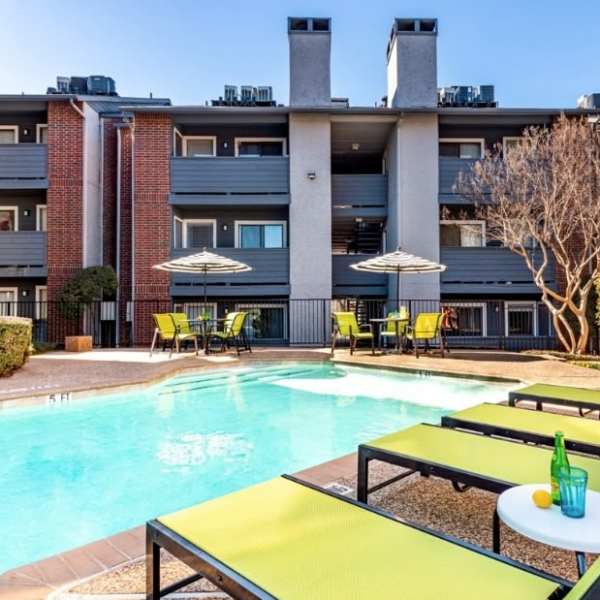 Fountains of Jupiter offers a wide variety of amenities in Dallas, Texas