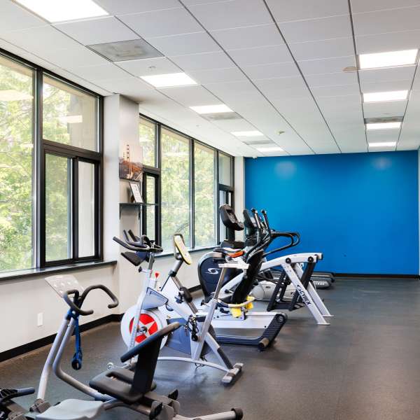 Del Coronado Apartments offers a wide variety of amenities in St. Louis, Missouri