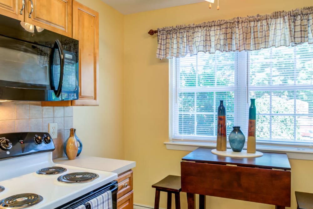 Kitchen and dining area at Park Apartments in Bordentown, New Jersey