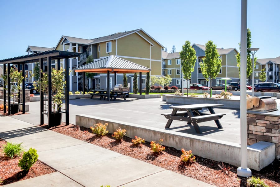 Bbq area that is great for entertaining at Rock Creek Commons in Vancouver, Washington