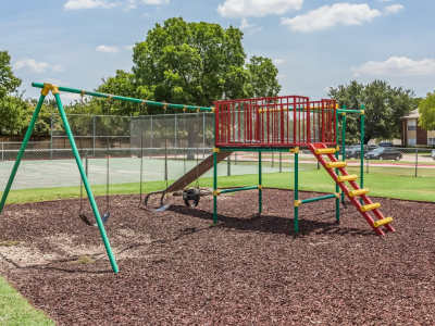 View amenities at Charter Oak in Euless, Texas