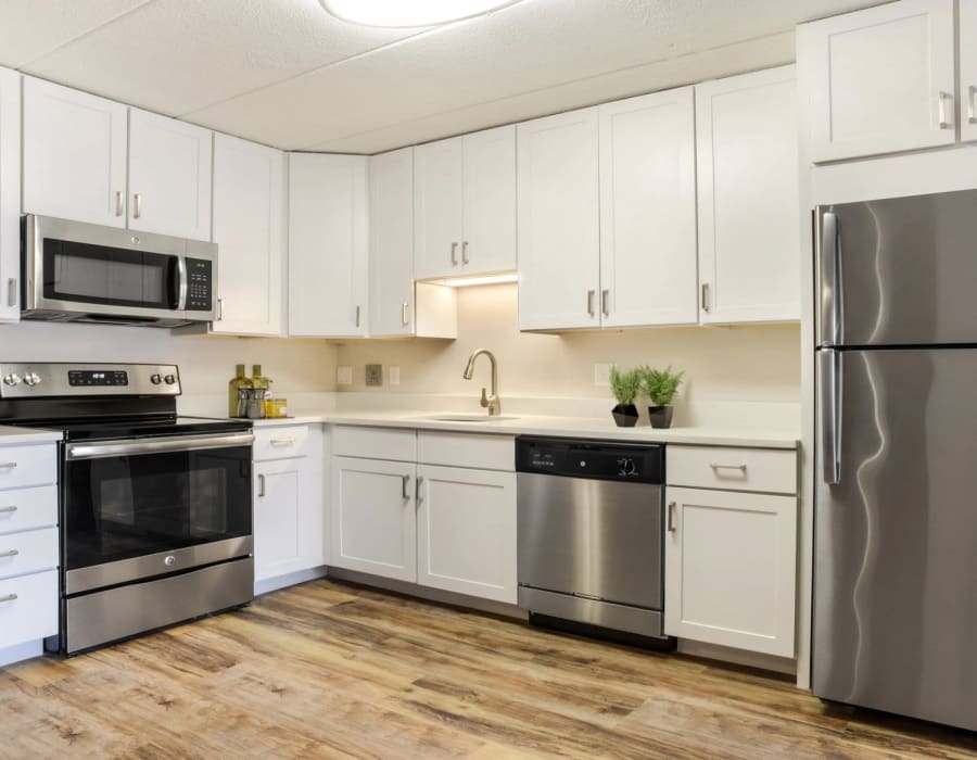 Modern kitchen at Eagle Rock Apartments at MetroWest in Framingham, Massachusetts