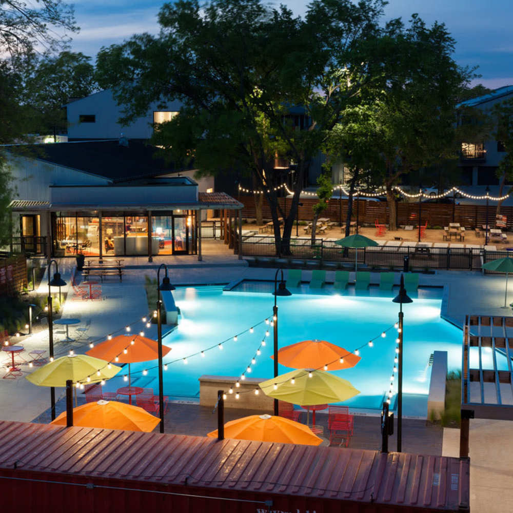 Swim-up pool at Pike West Commerce in Dallas, Texas