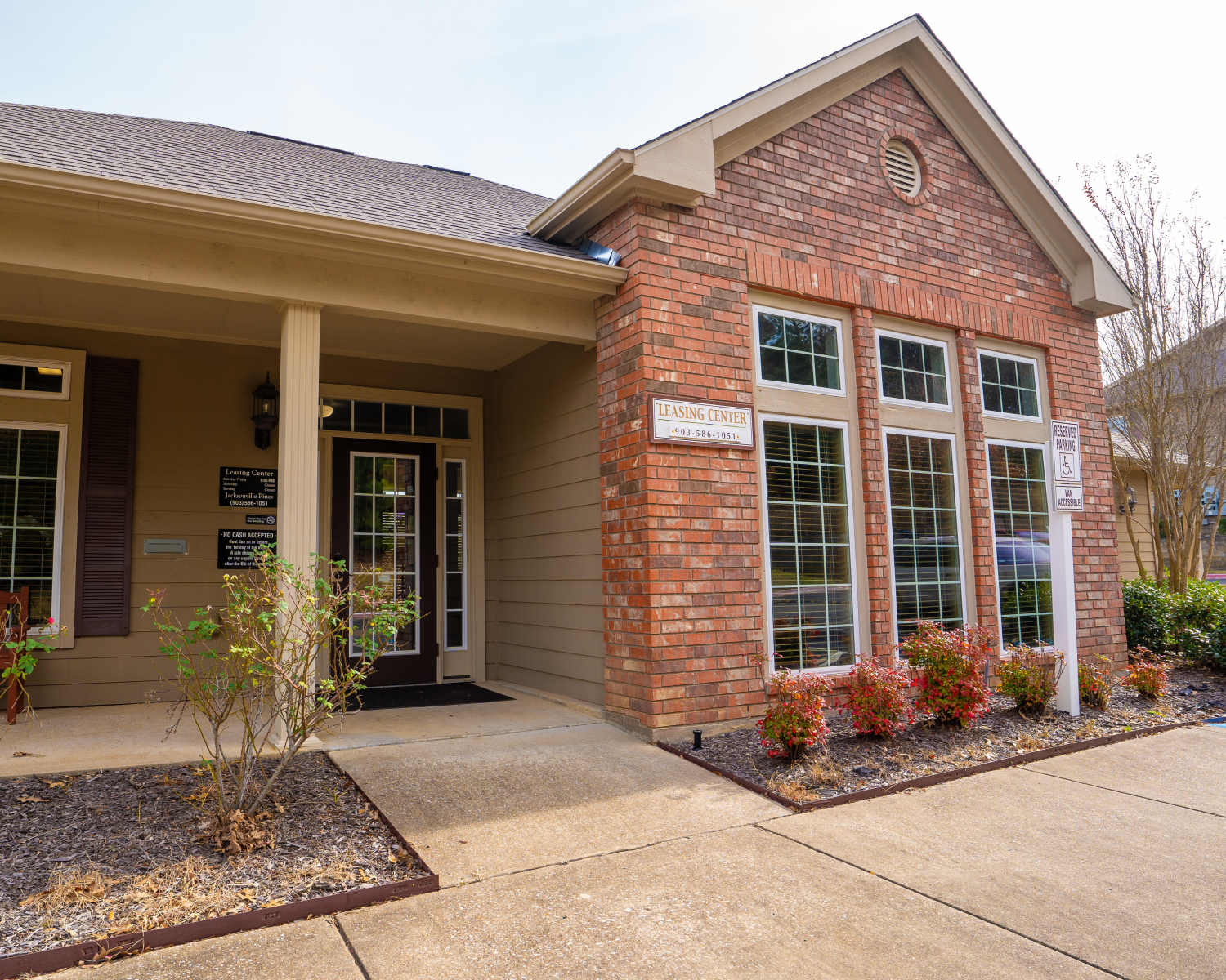 Apartment at Jacksonville Pines in Jacksonville, Texas.