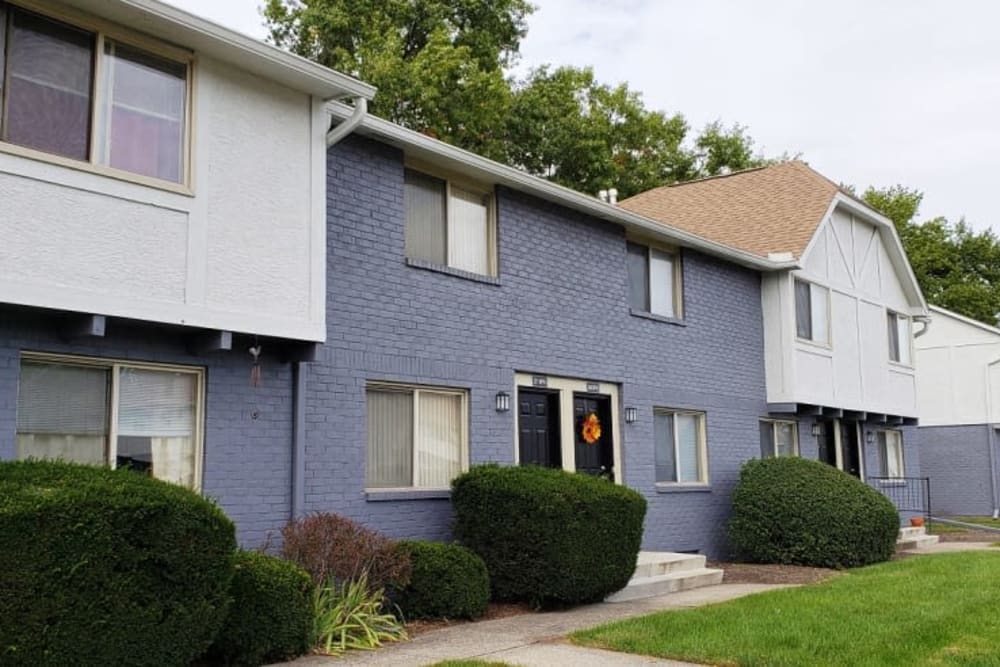 Exterior of Shaker Square Townhome Apartments