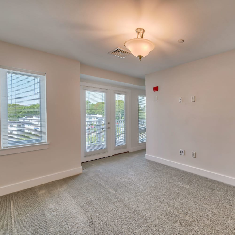 Apartment with carpet at 60 Mansfield Road, New London, Connecticut