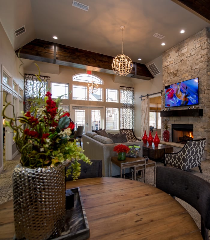 Elegant lounge area at The Park on Westpointe in Yukon, Oklahoma