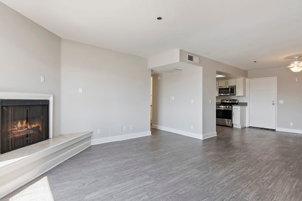 Spacious apartment at Kingsley Drive Apartments, Los Angeles, California