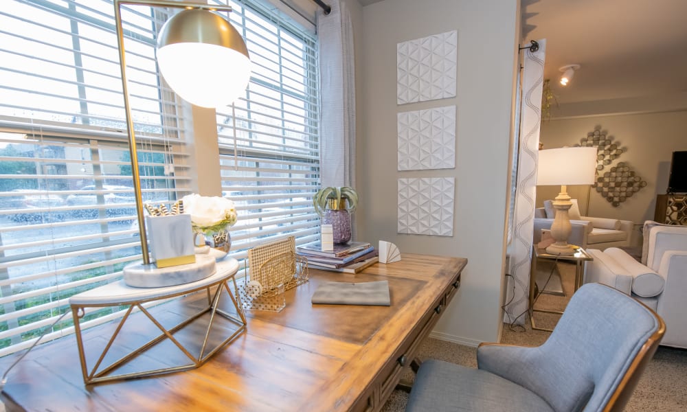 Desk area at Cascata Apartments in Tulsa, Oklahoma