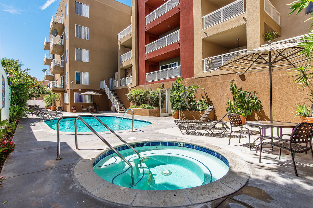 Pool and hot tub at Marlon Manor Apartments, Los Angeles, California