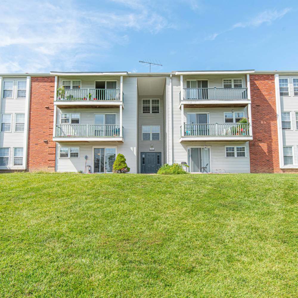 Front view of an apartments at Village Green Apartments in Chesterfield, Missouri