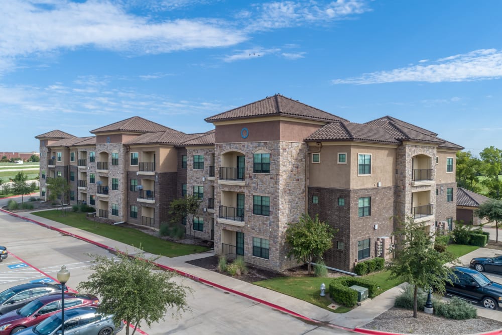 Exterior view of Evolv in Mansfield, Texas