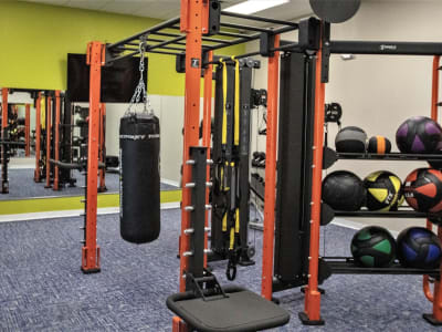 Well-equipped and recently renovated onsite fitness center at Onyx Winter Park in Casselberry, Florida
