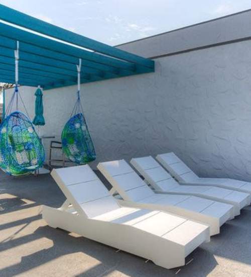 Outside courtyard at Bayside Villa Apartments in South Pasadena, Florida  