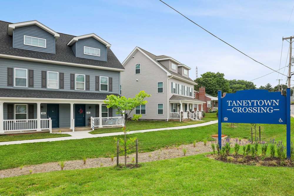 Exterior view of apartment community buildings at Taneytown Crossing in Taneytown, Maryland