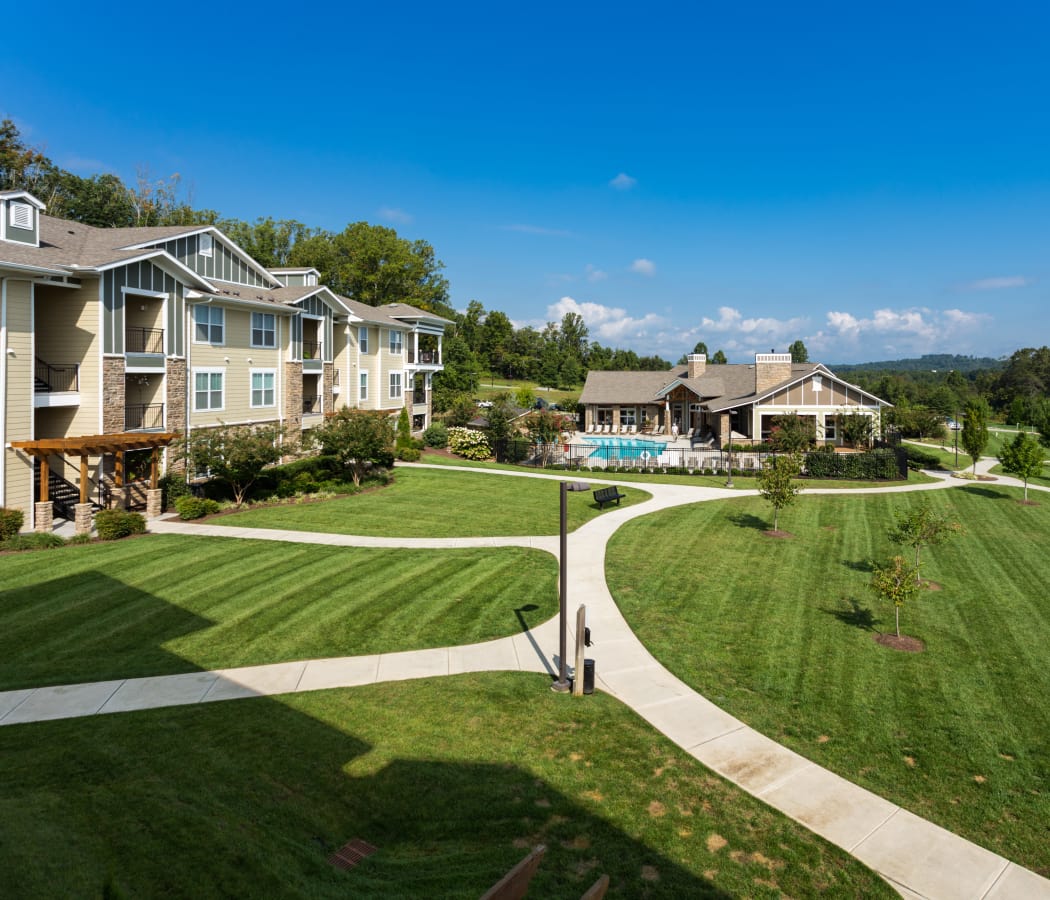 Well-landscaped grounds at The Preserve at Hardin Valley in Knoxville, Tennessee