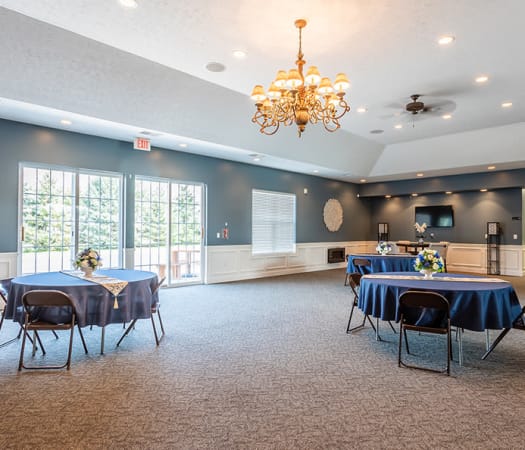 Community dinner area at Avon Commons in Avon, New York
