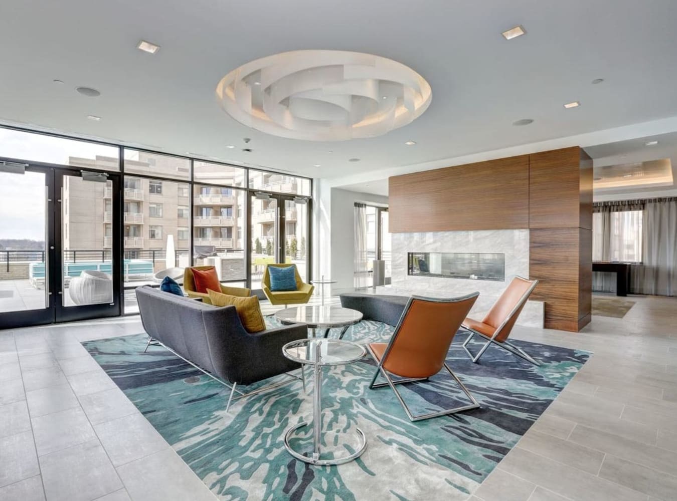 Communal seating area at Solaire 7077 Woodmont in Bethesda, Maryland