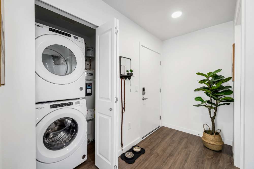 A beautiful washer and dryer set at Allegro in Lynnwood, Washington