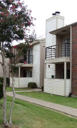 Private balconies at Willow Glen in Fort Worth, Texas