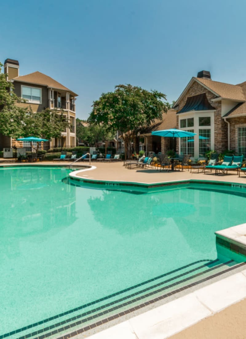 View our amenities at Marquis at Carmel Commons in Charlotte, North Carolina