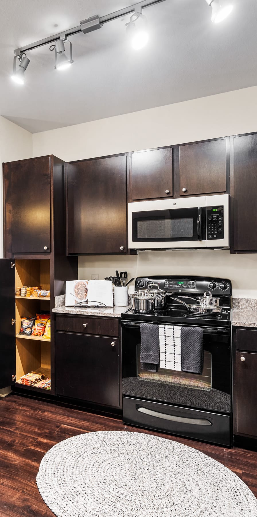 Kitchen amenities at The Domain at Columbia in Columbia, Missouri