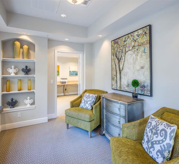 A lounge area for residents at Evergreens at Mahan in Tallahassee, Florida