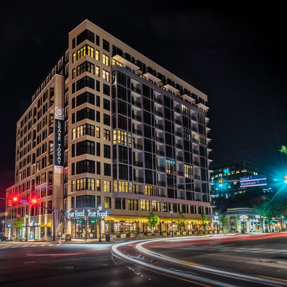 Night life at Solaire 7077 Woodmont in Bethesda, Maryland