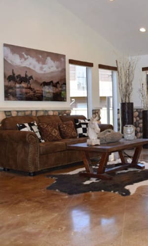 Resident clubhouse lounge at River Ranch in Sherman, Texas