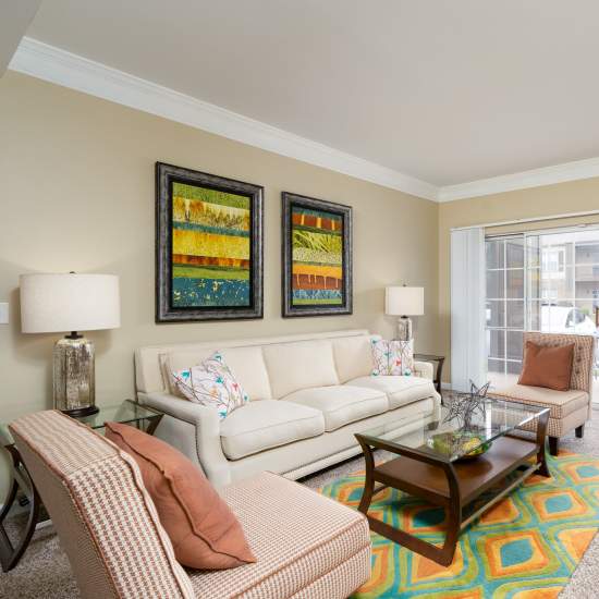 Living area at Prairie Point Luxury Apartments in O'Fallon, Missouri