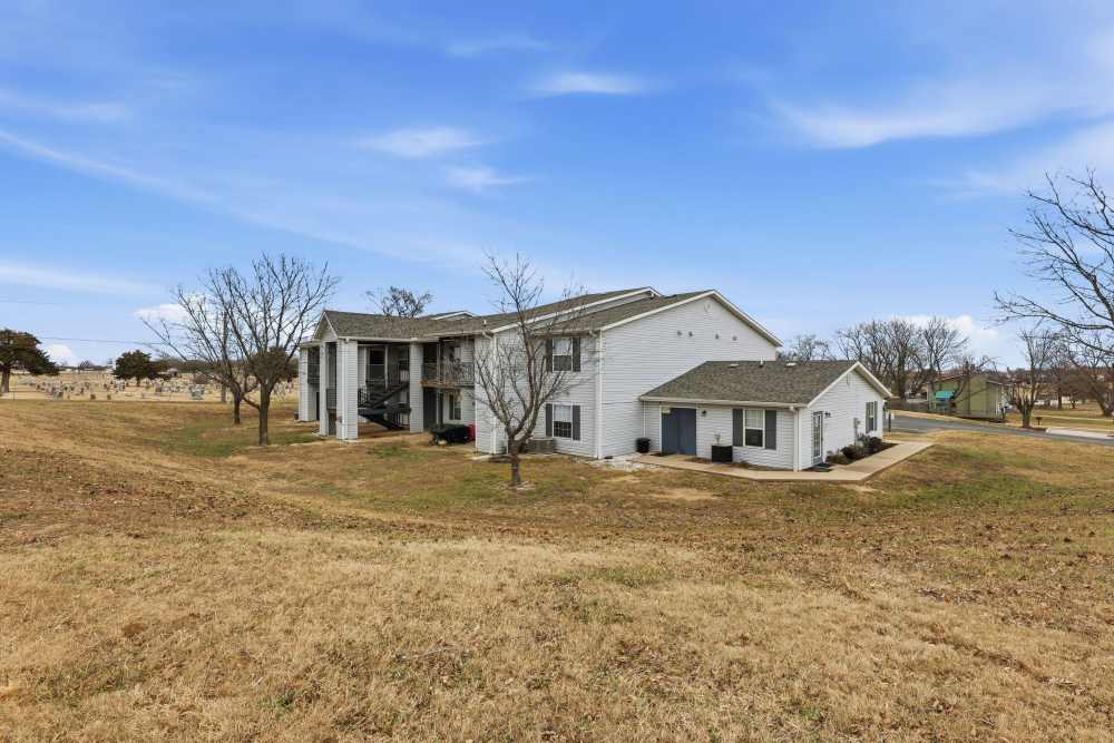 A view of the apartment building at Parkford Apartments in Iola, Kansas