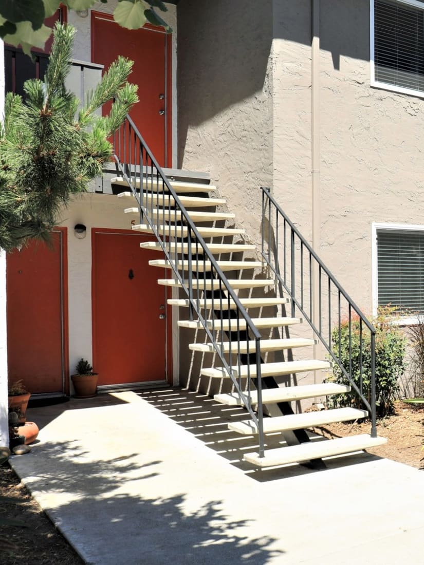 Apartment Features at Boynton Gardens Apartments in San Jose, California