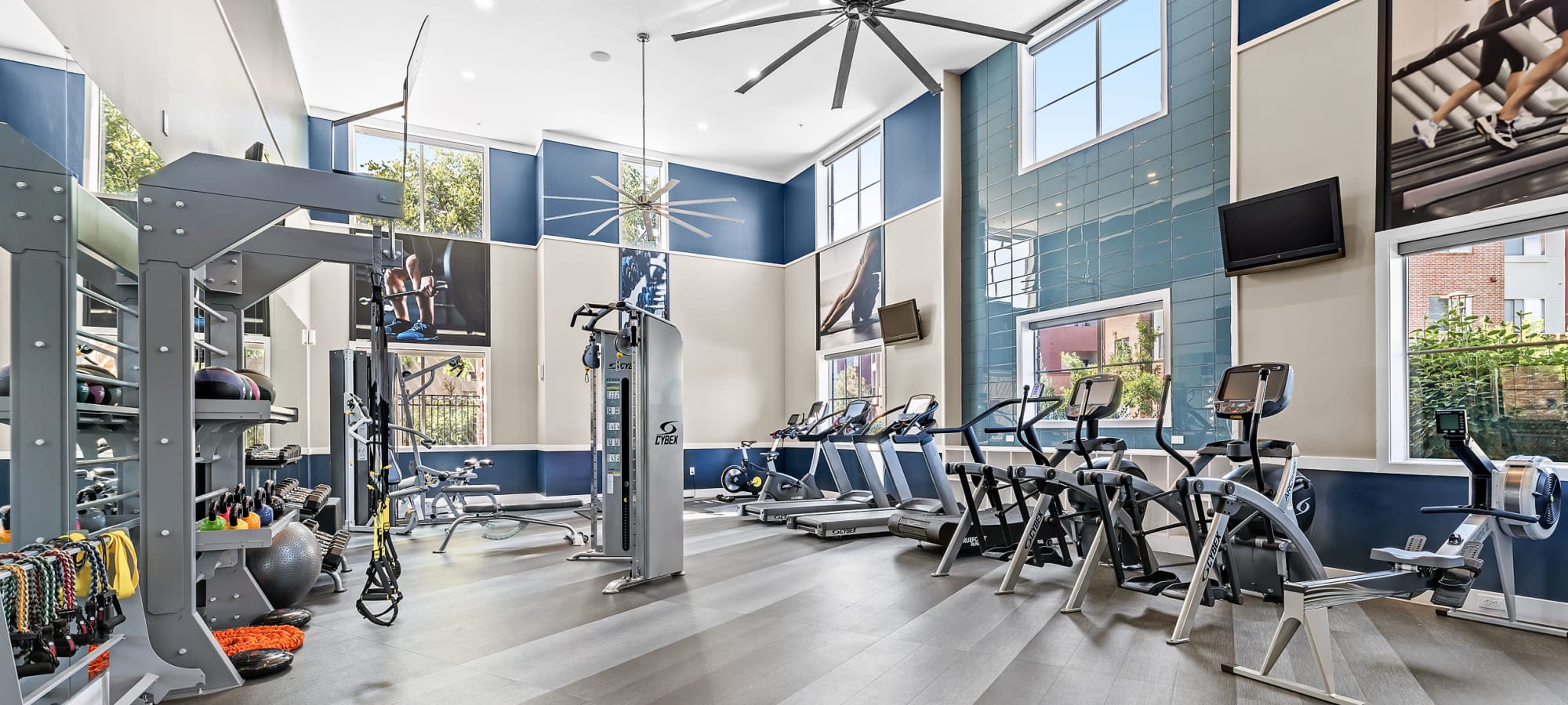 Amenities at Marq Inverness in Englewood, Colorado